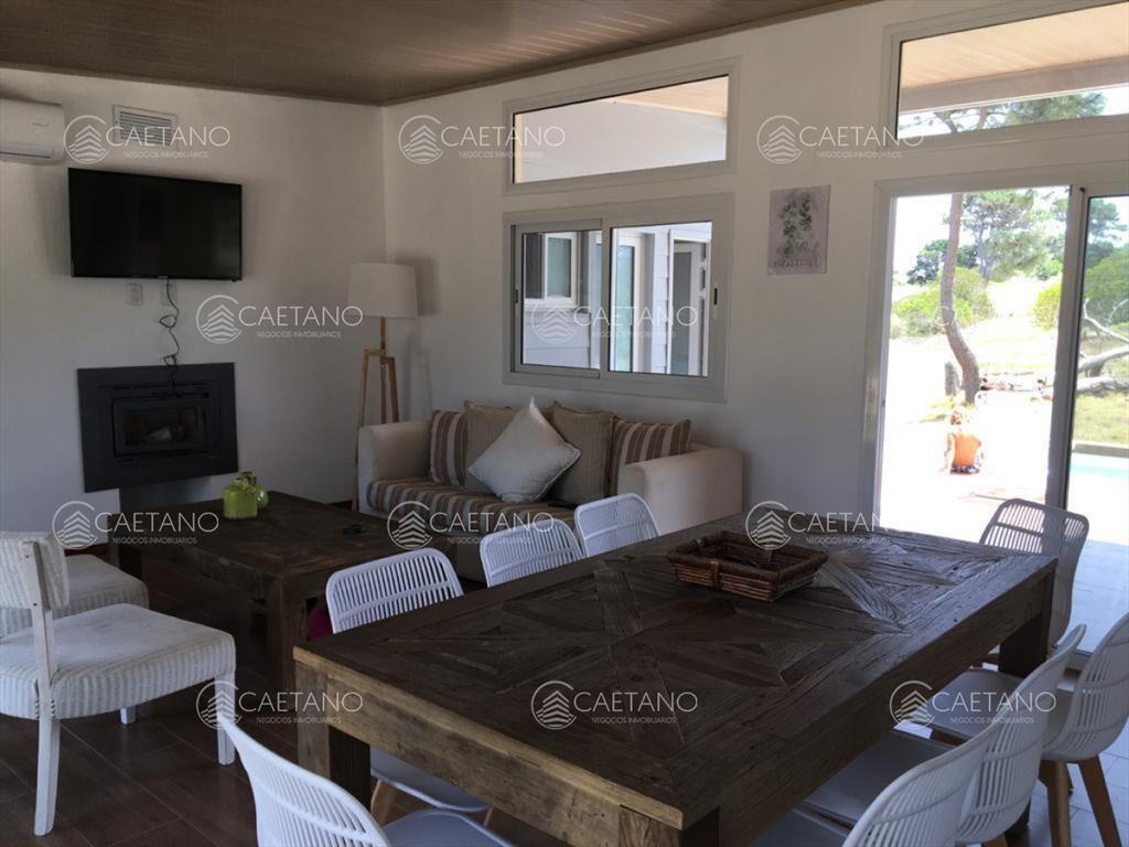 ALQUILER DE HERMOSA CASA CON PISCINA EN JOSE IGNACIO