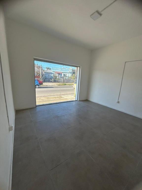 Se alquila local comercial en Av. Roosevelt, Pando