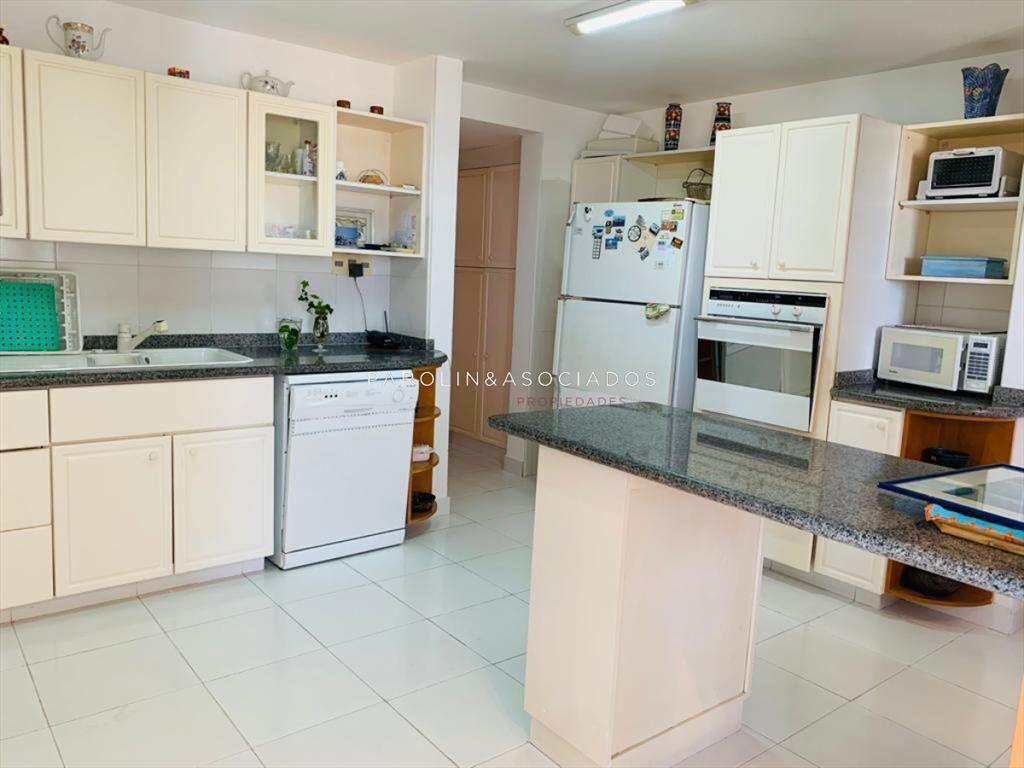 Apartamento en venta de 3 suites en edificio del