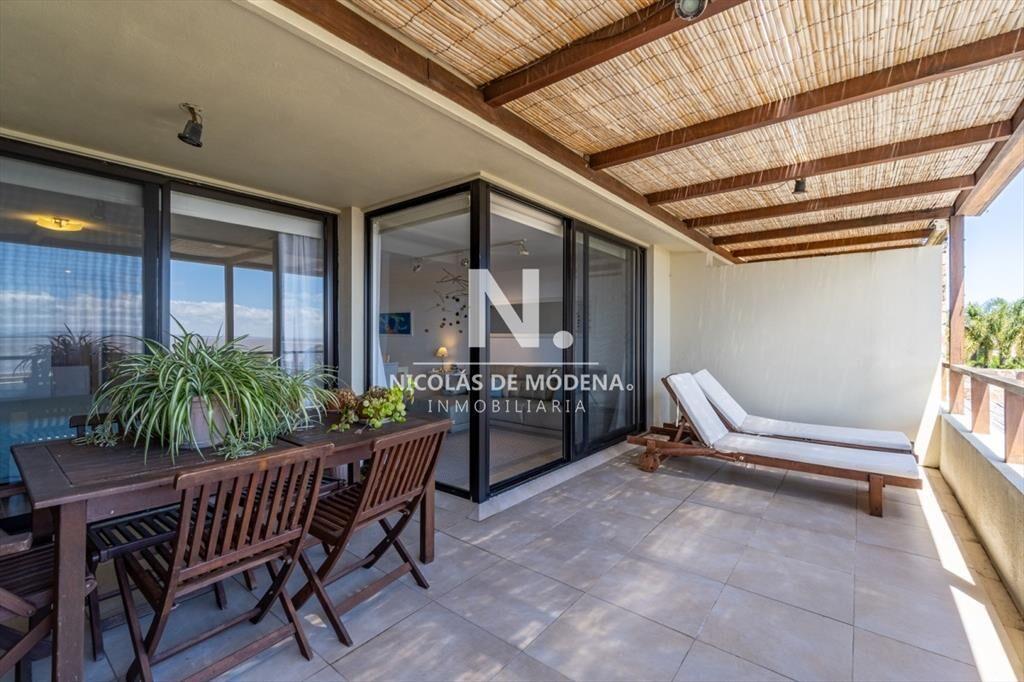 Vende departamento de 2 dormitorios en suites, en