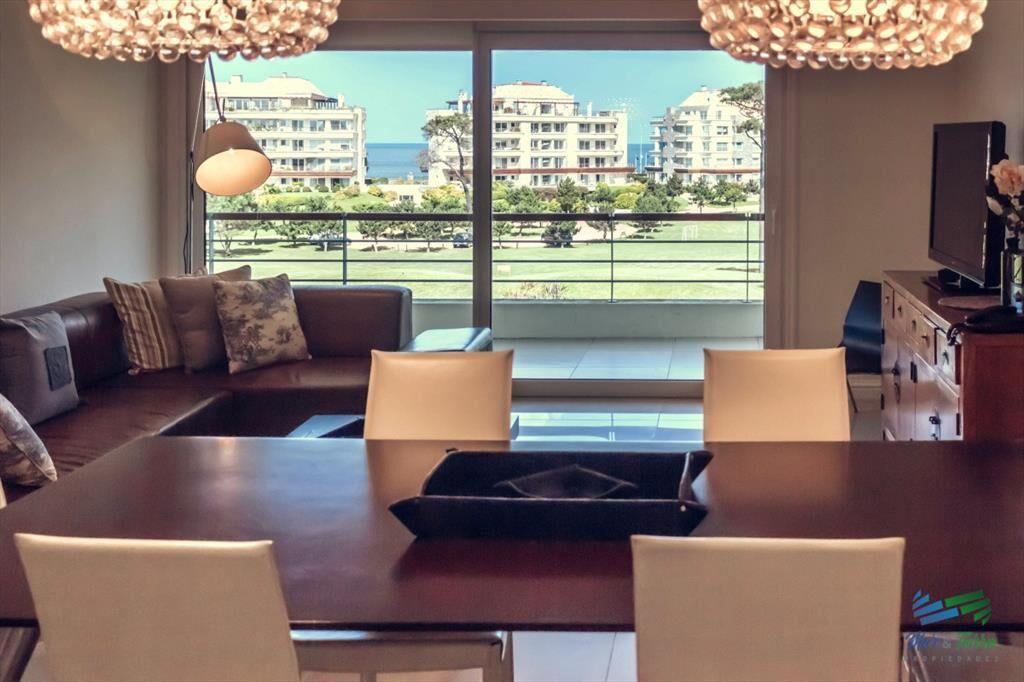 Venta de apartamento dúplex en complejo sobre de