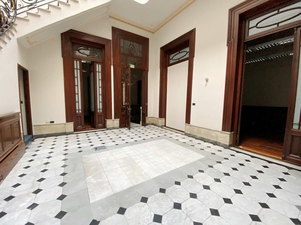 Alquiler - Edificio con 4 plantas 950 m2 con ascensor, Ciuda