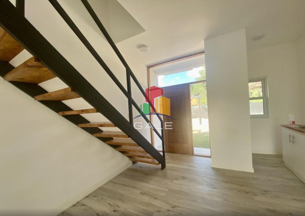 Casa en venta - Parque Burnett a estrenar