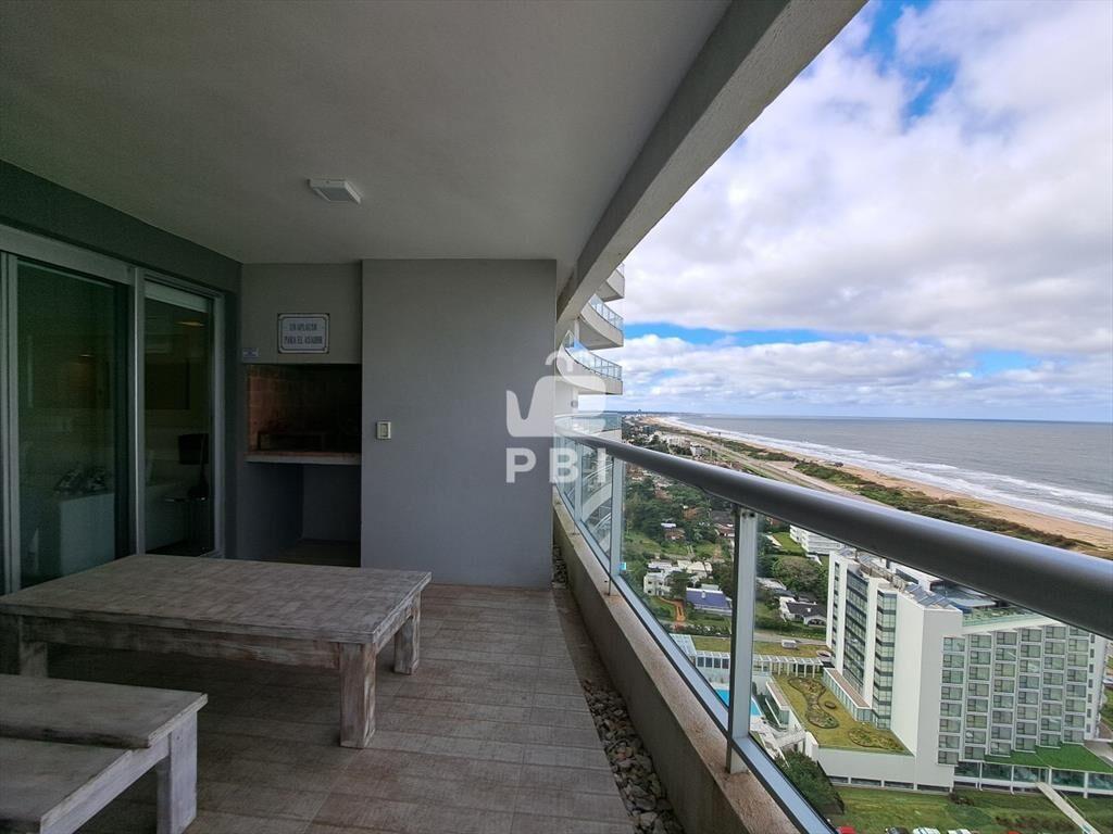 Alquiler de apartamento 3 dormitorios en Punta del este, Ma