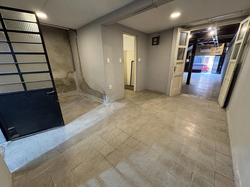 Alquiler - Local Comercial con 100 m2 en Tres Cruces