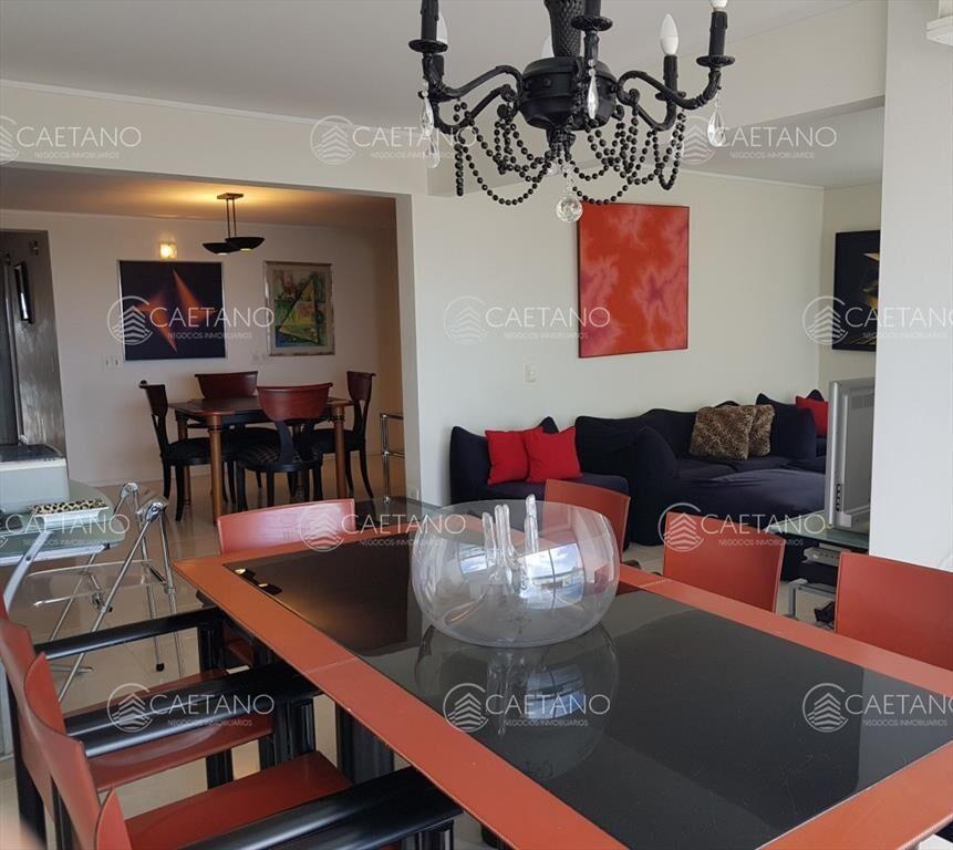 Hermoso y amplio apartamento con vista!