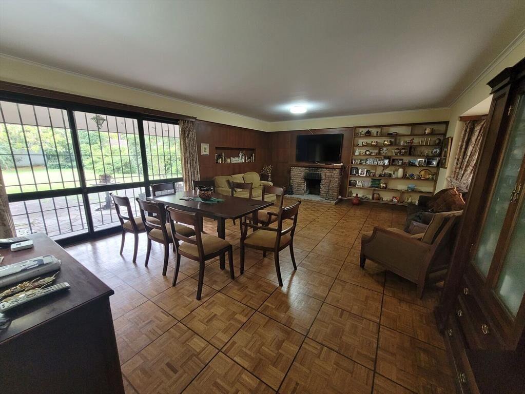 Excelente chalet sobre Av. Rivera próx. Bolivia