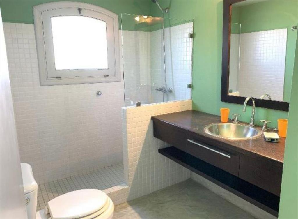 CASA EN VENTA DE 4 DORMITORIOS EN LA BARRA