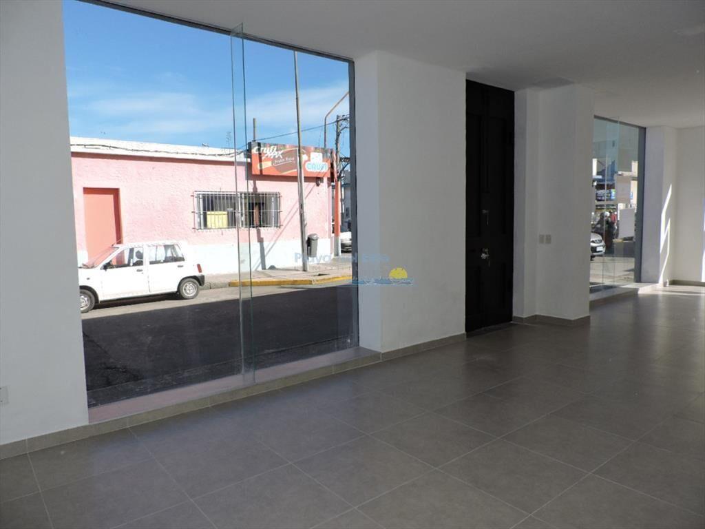 Locla en alquiler anual en el centro de Maldonado