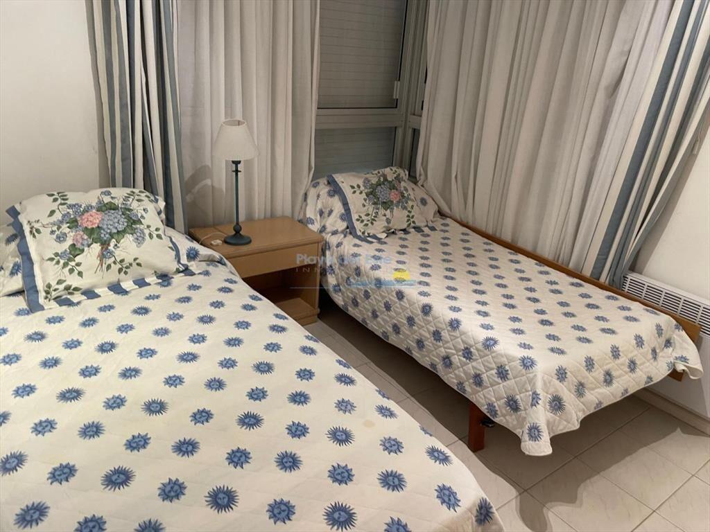 Apartamento de 2 dormitorios en Edificio Long , ,