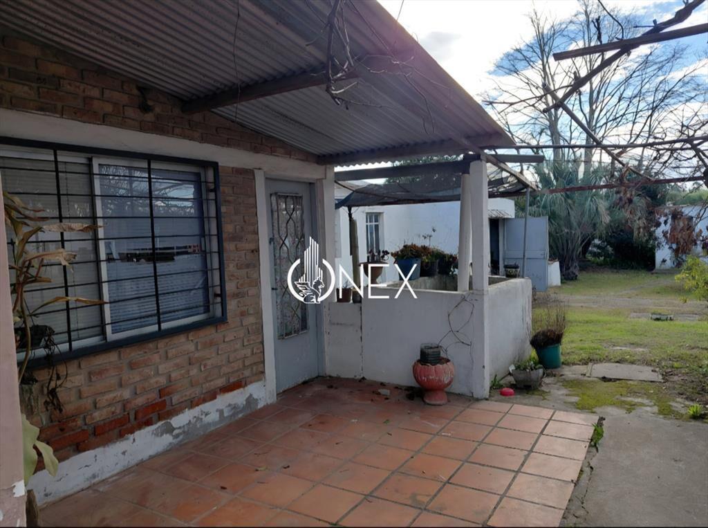Venta de Casa Esquina con Galpón y Local en a 5