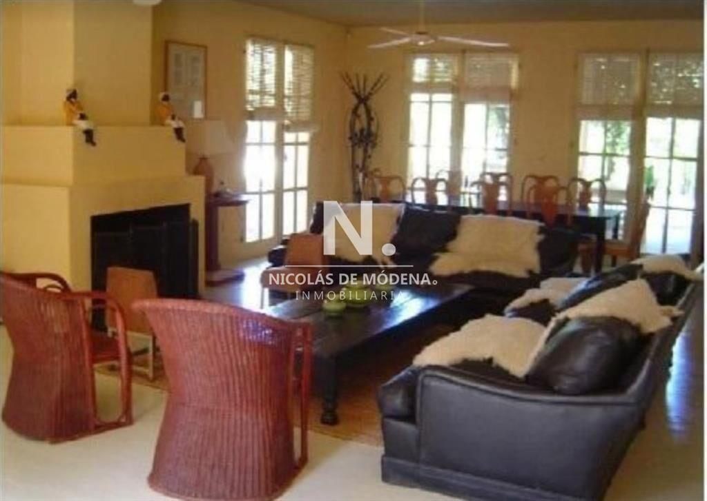 Casa de 4 dormitorios en venta.