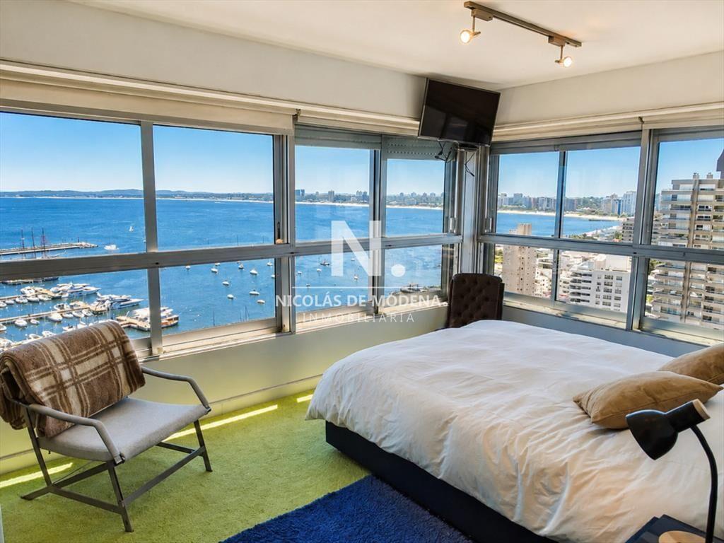 Oportunidad. Vende apartamento con hermosa vista al puerto,