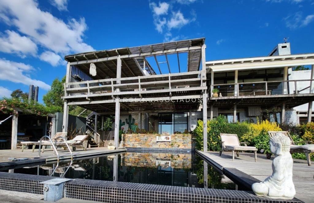 Casa en venta con vista al mar Punta Ballena, del
