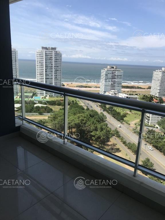 Apartamento en Torre One II. Al frente. unidad de