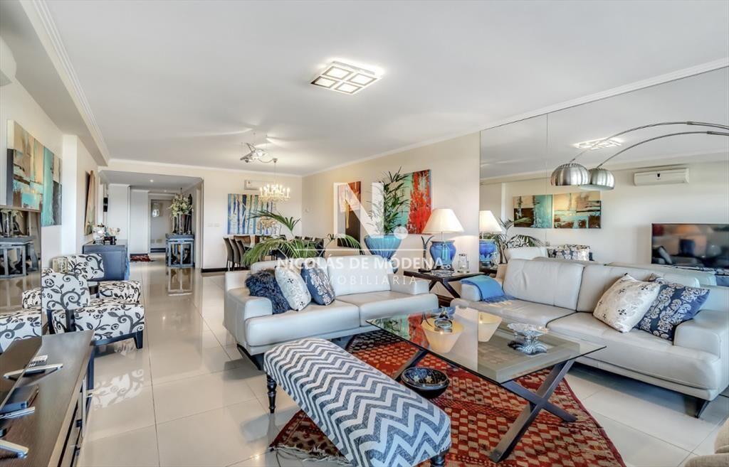 Venta Apartamento en Punta del Este Torre Lobos