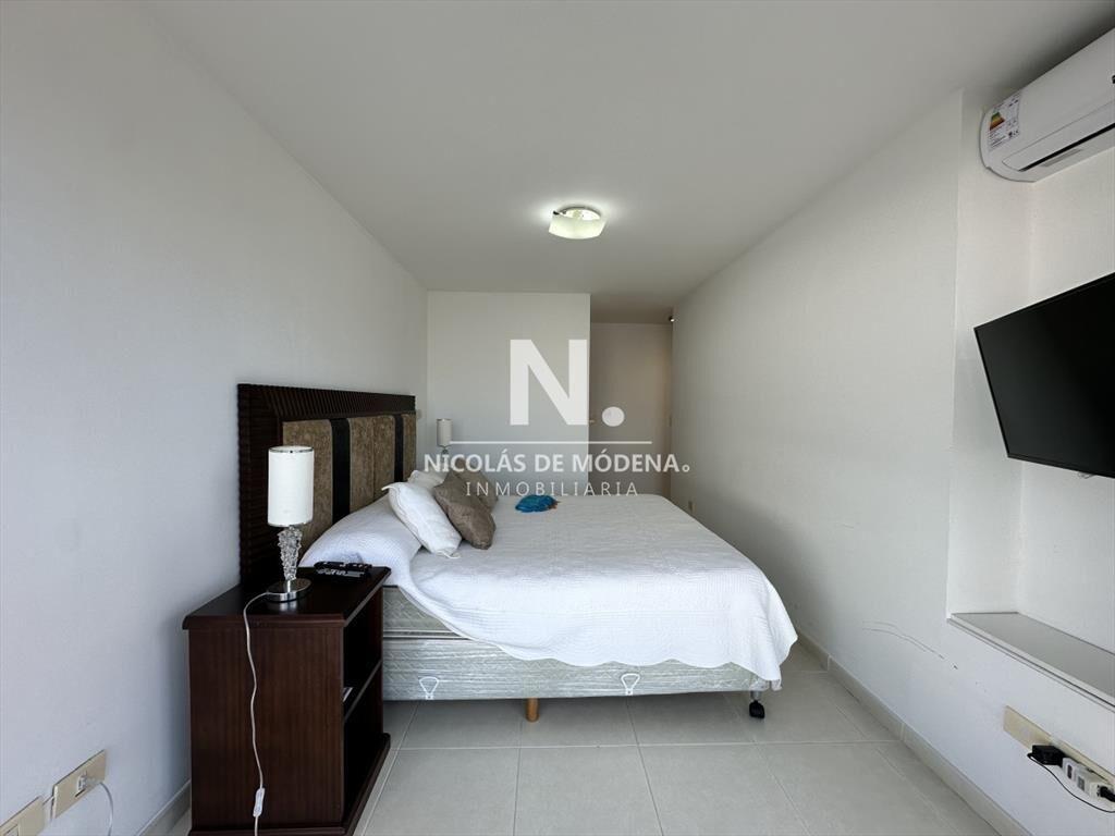 Vende apartamento de 3 dormitorios en Seasons del