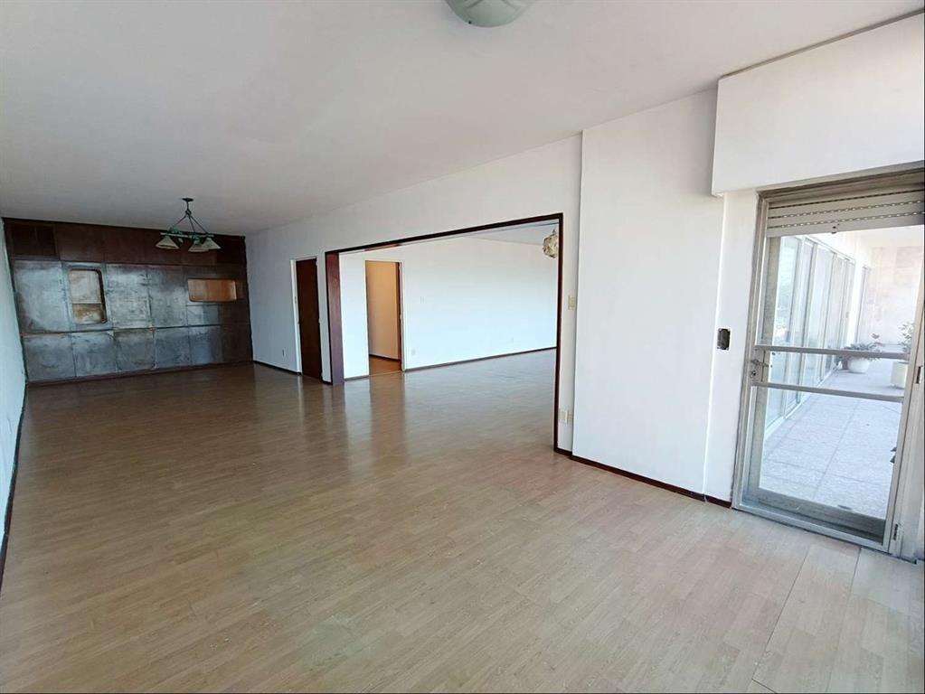 Alquiler Apartamento Pocitos 3 Dormitorios 4 Baños Garaje