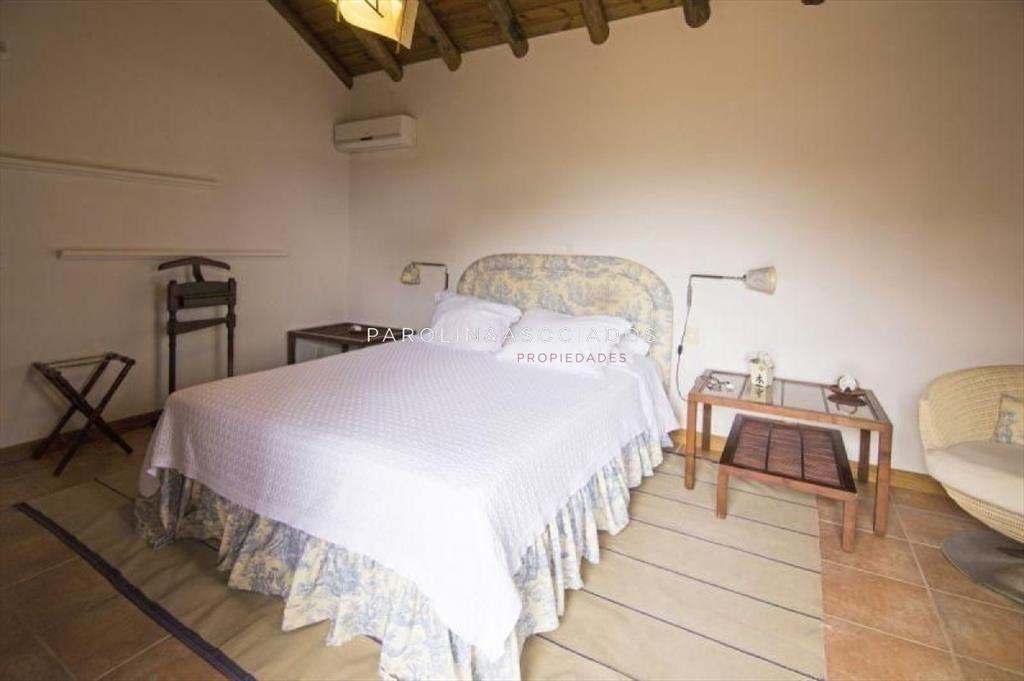 CASA DE 9 DORMITORIOS EN LA BARRA, PUNTA DEL