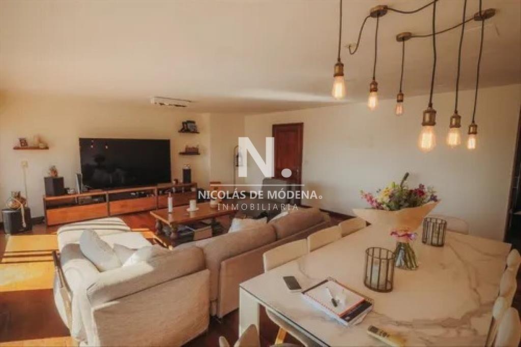 Penthouse de 4 dormitorios en Pocitos Nuevo