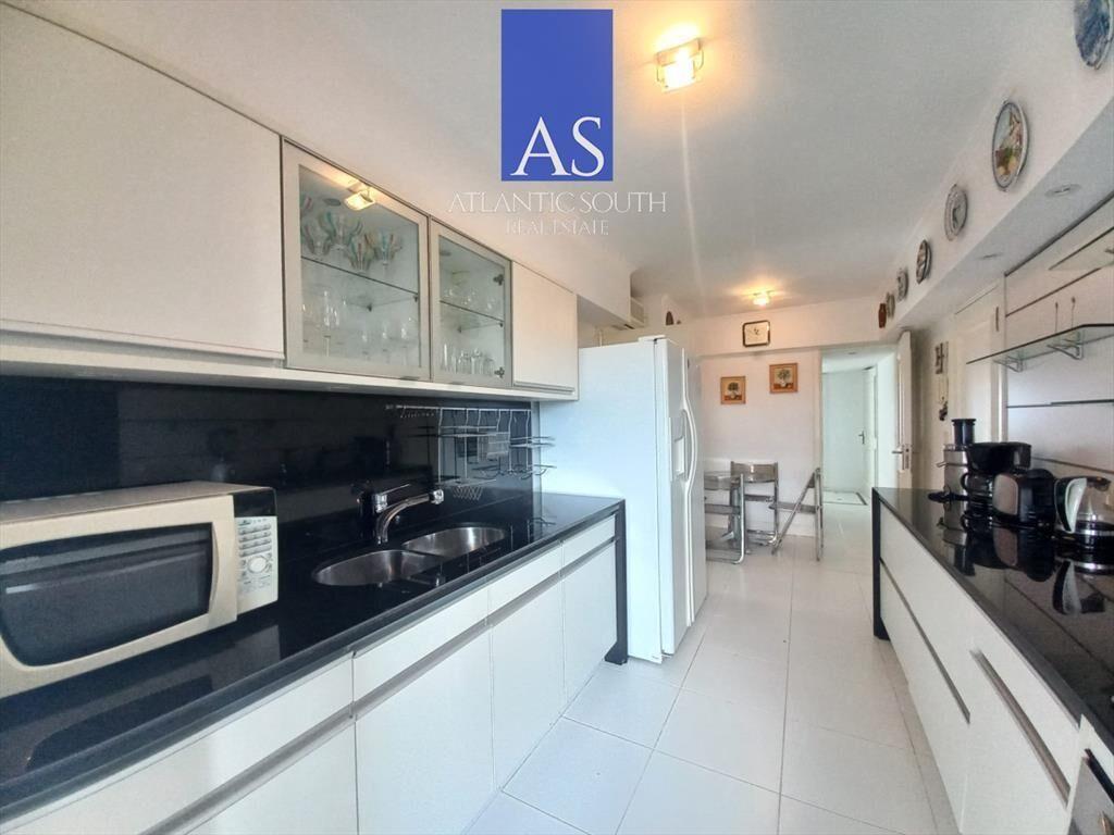 Apartamento en Aguas Azules, 4 dormitorios frente