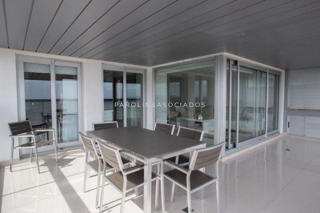 Apartamento en venta de 3 dormitorios en Miami