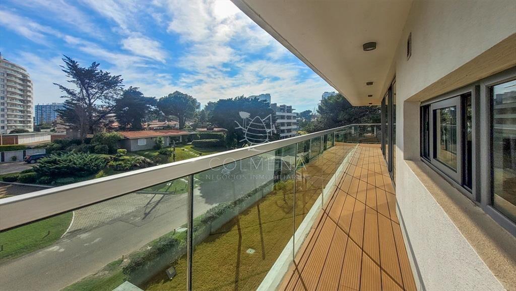 Apartamento de 2 dormitorios en venta en Punta
