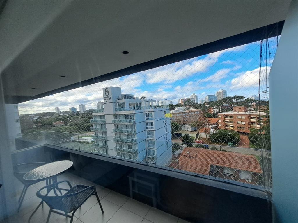 Vende departamento de 3 dormitorios y excelentes