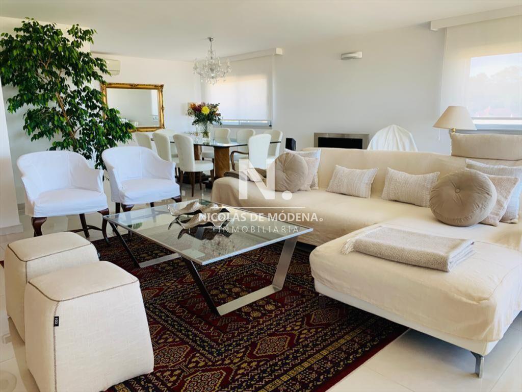 Apartamento en primera linea, 5 dormitorios en