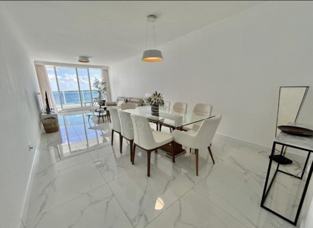 Apartamento en la mansa, frente al mar.