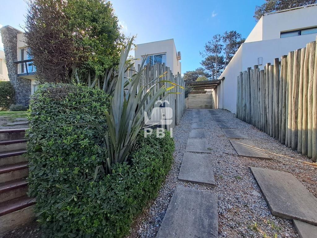 Venta de casa 6 dormitorios en la Barra  - Ref :
