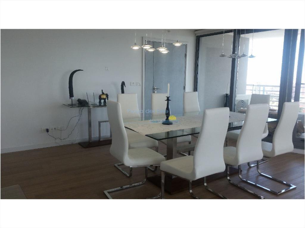 Apartamento en , 3 dormitorios *
