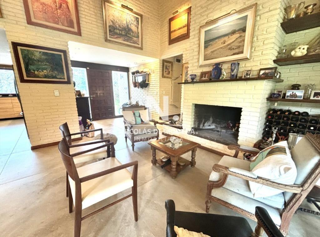 Vende casa en  Cantegril en Punta del Este de 3