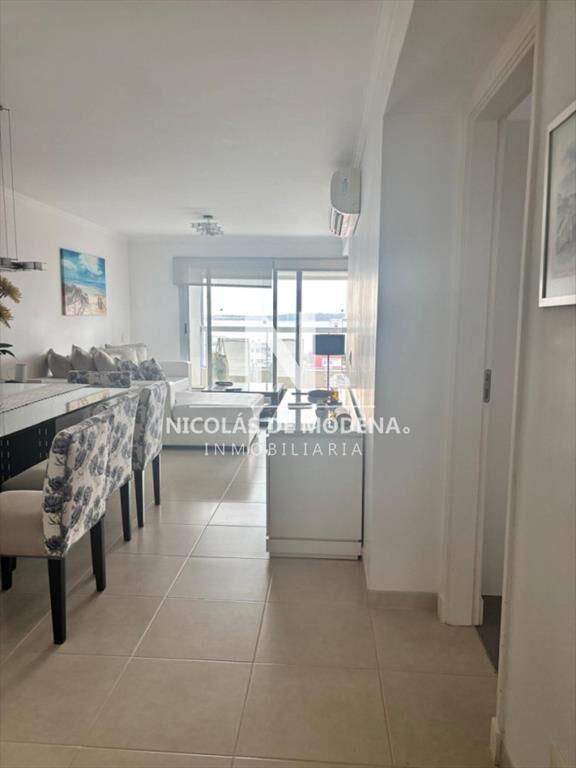 Departamento de 2 dormitorios en venta en Punta