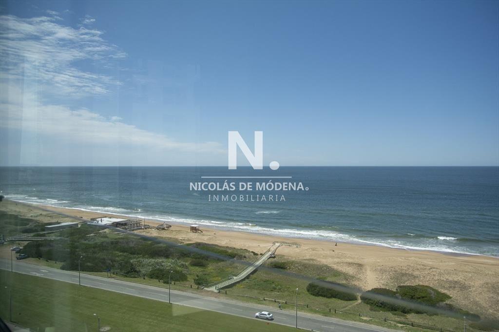 Apartamento de 4 dormitorios en venta en Torre al