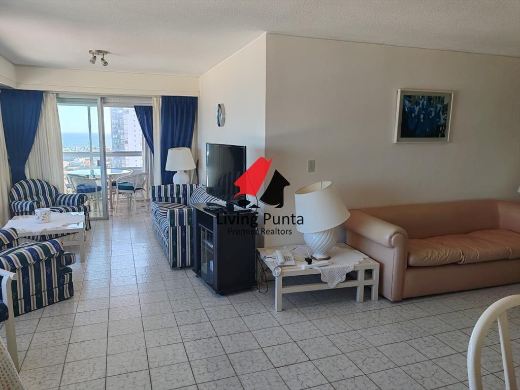 Excepcional unidad en venta. Piso alto y con las