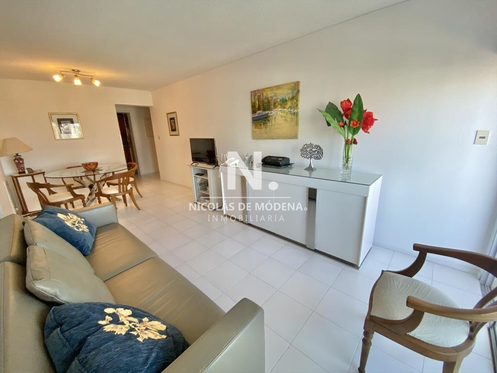 Vende apartamento de 2 dormitorios en Apartamento