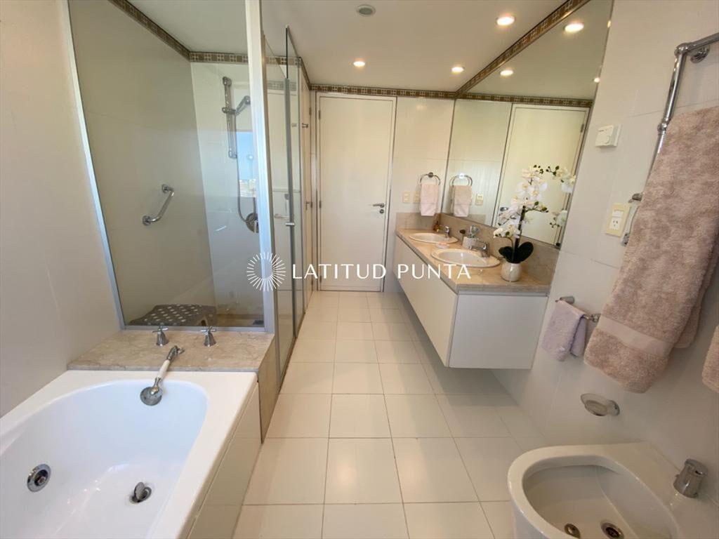 Apartamento esquinero en Le Parc, 2 dormitorios