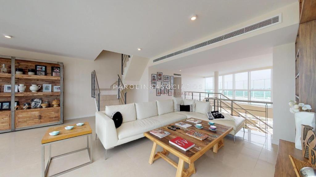 Penthouse en venta de 4 dormitorios en torre del