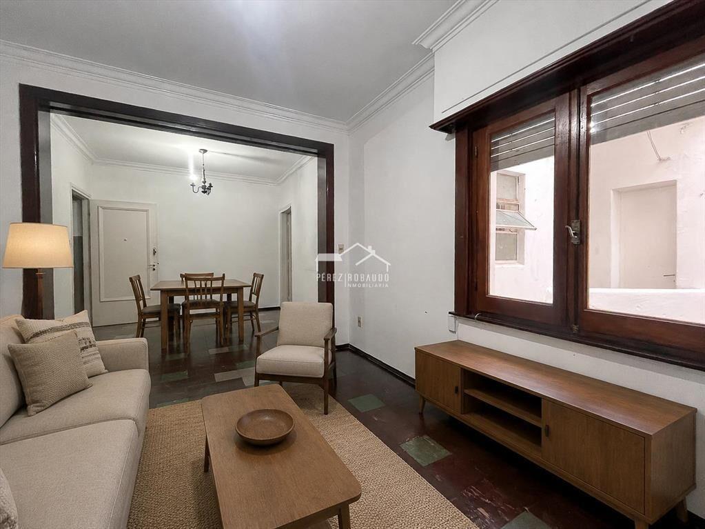 Venta apartamento 3 dormitorios al frente. Tres Cruces