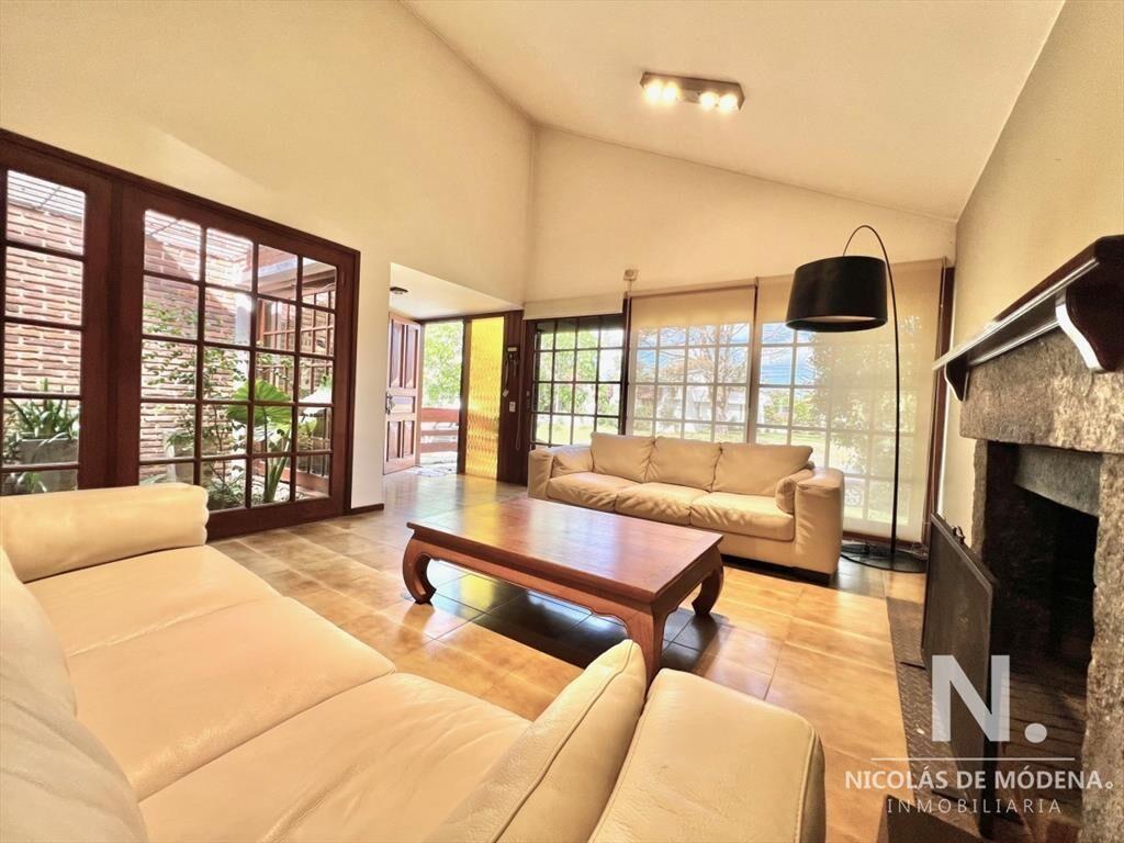 CASA EN VENTA 4 DORMITORIOS EN PLAYA MANSA, Punta del Este