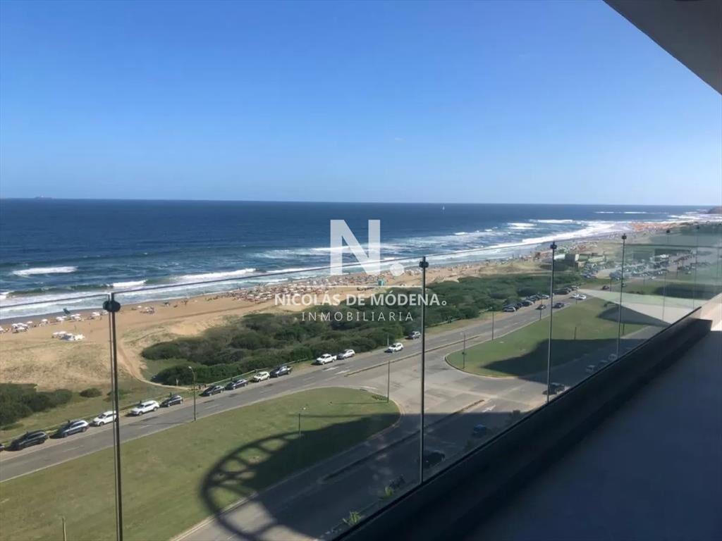 Departamento a estrenar en venta frente a playa