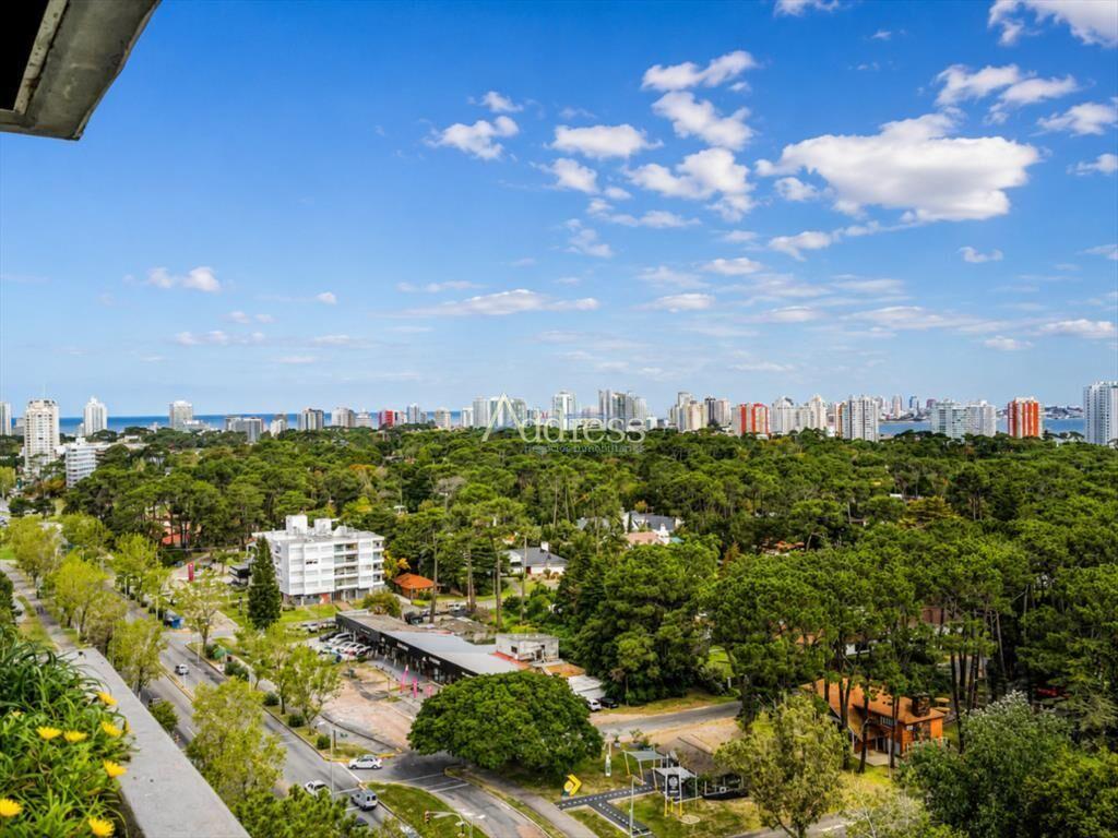 Alquiler Anual Apartamento de 3 Dormitorios, Reciclado, Sin