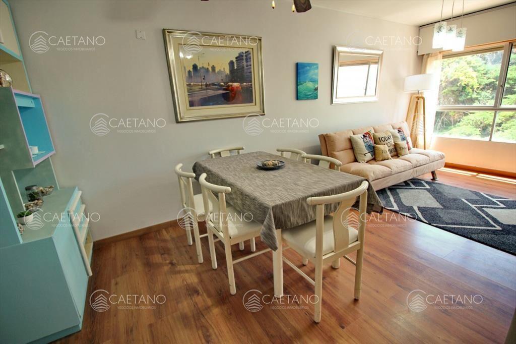 Venta apartamento 2 dormitorios con Parrillero.