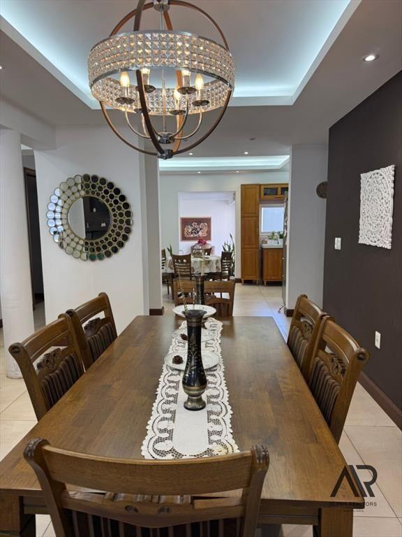 Casa en venta c/ cochera en Artigas