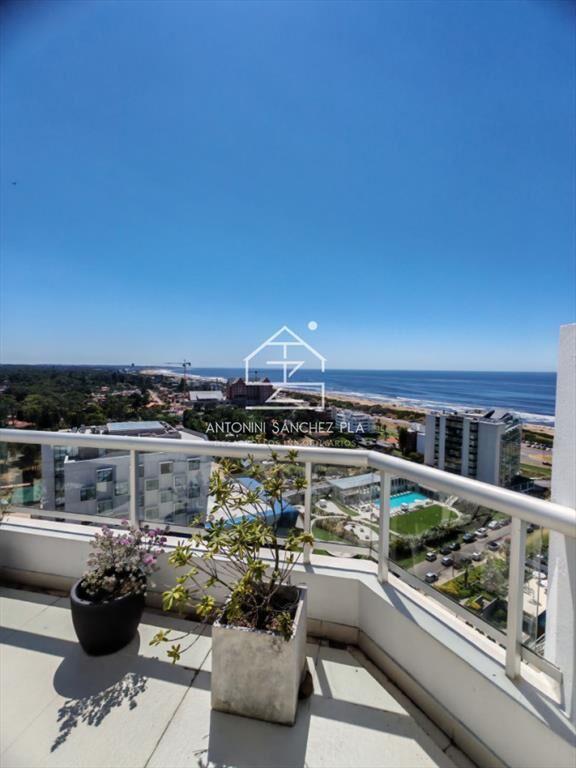 Venta Apartamento de 4 dormitorios Punta del Este