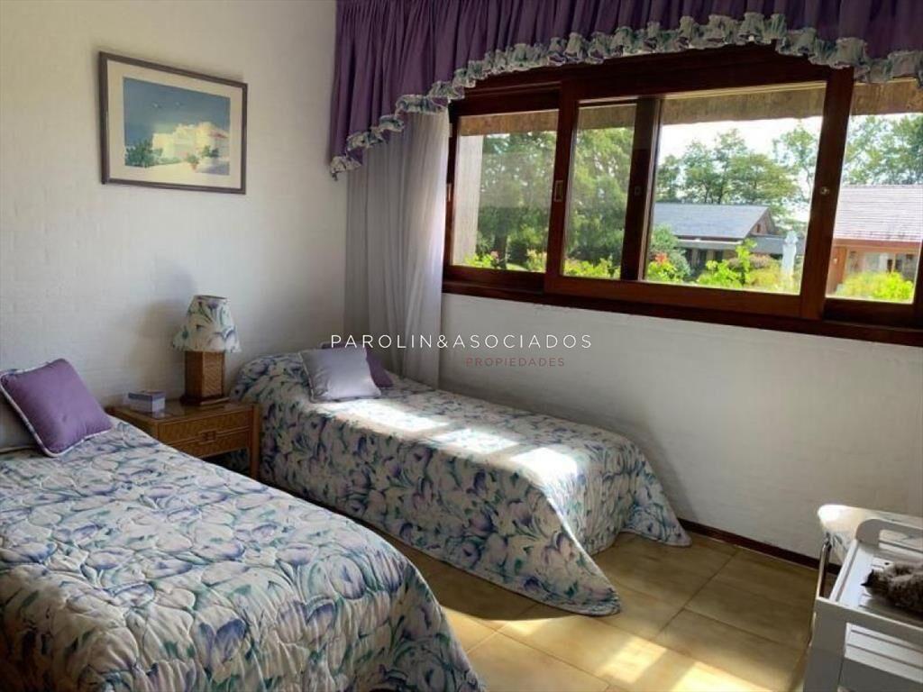 Casa en venta de 5 dormitorios en Country, Punta
