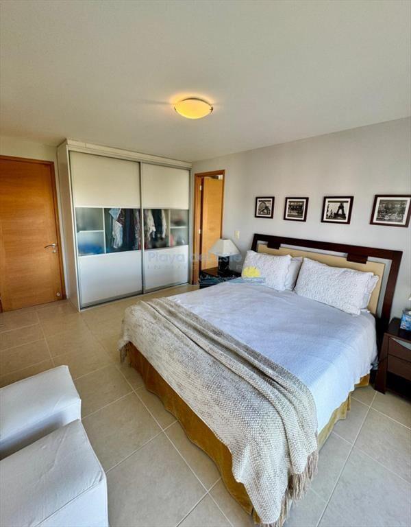 Apartamento en Venta de 3 domritorios en Punta ,