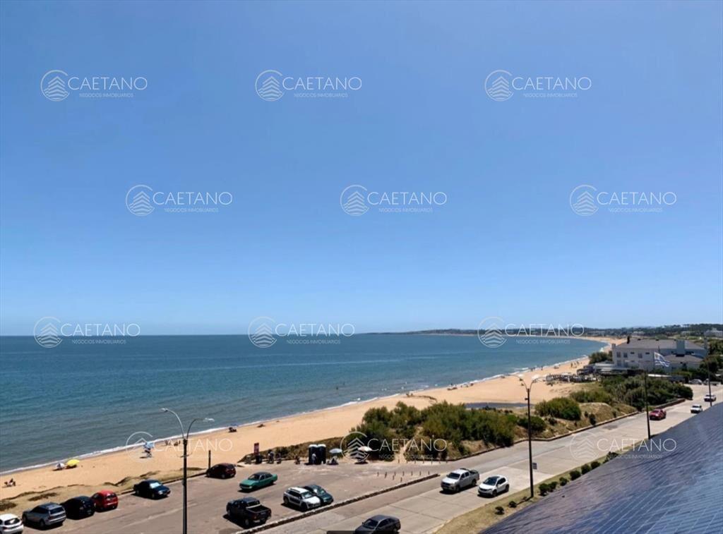 Departamento Frente al Mar, Playa Mansa en Venta
