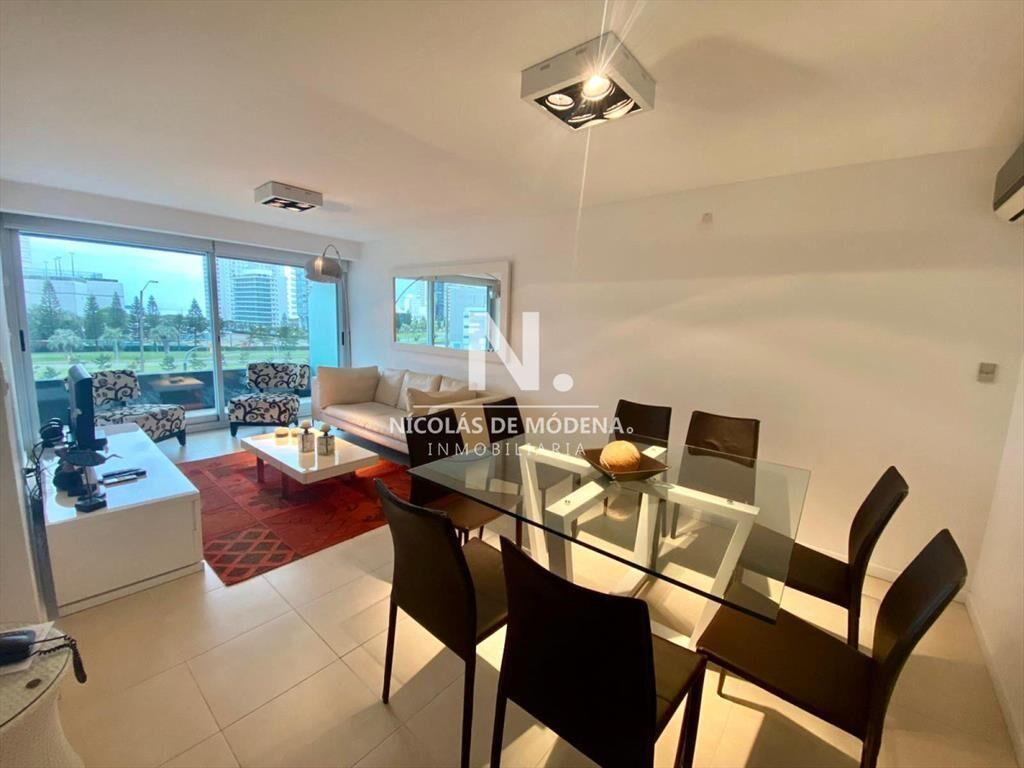 Comodo apartamento de 3 dormitorios en torre de categoria e